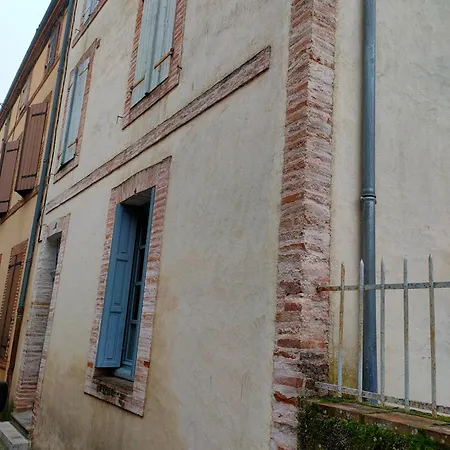 Ideal Famille & Couple Moissac Buitenkant foto