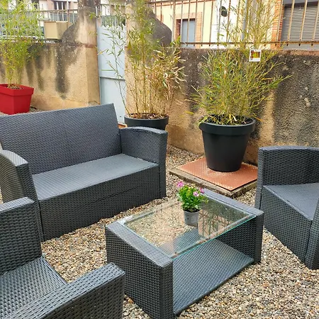 Ideal Famille & Couple Moissac Buitenkant foto